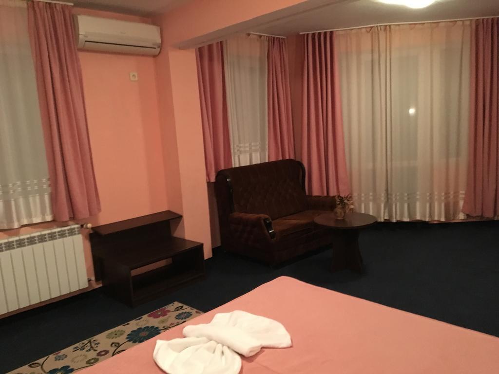 Hotel Biju Burgas Esterno foto